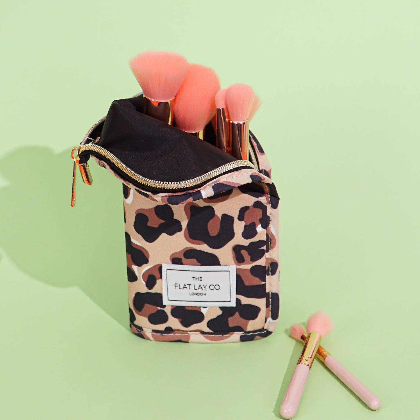 Standing Brush Case - Leopard Print